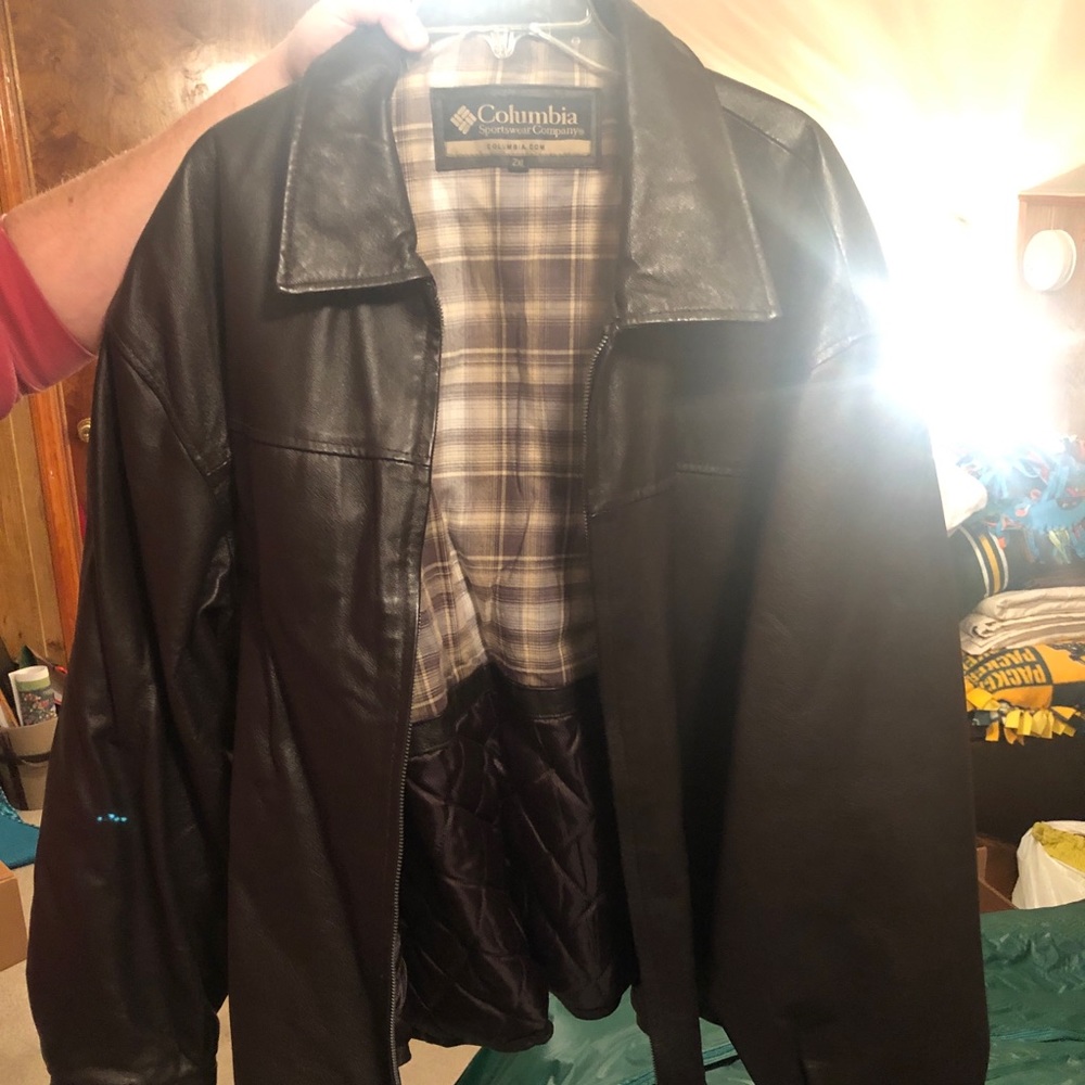 Men’s brown leather Columbia jacket